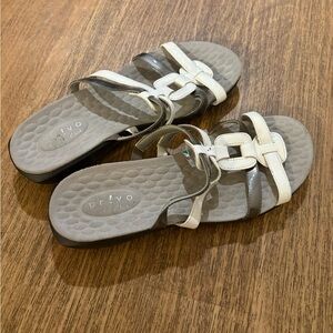 Divo Women's White and Silver Strappy Sandals